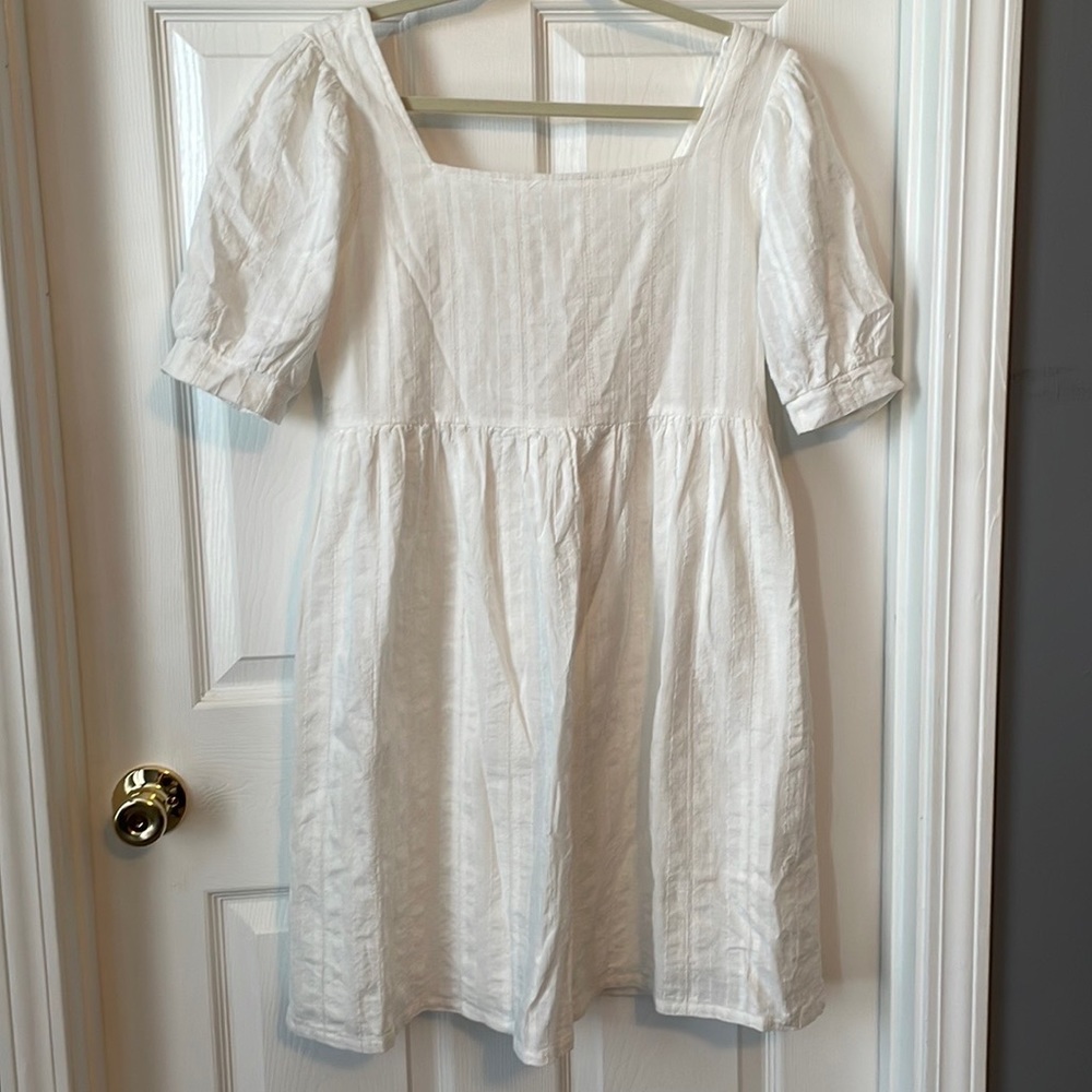 Cupio white short sleeve dress